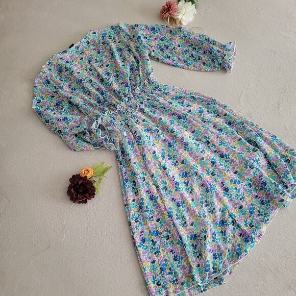 Stella & Julie - Picture 5 of 7